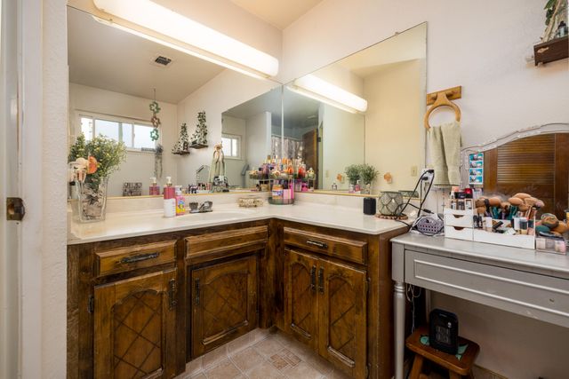 1352 N M Street, Tulare, CA 93274