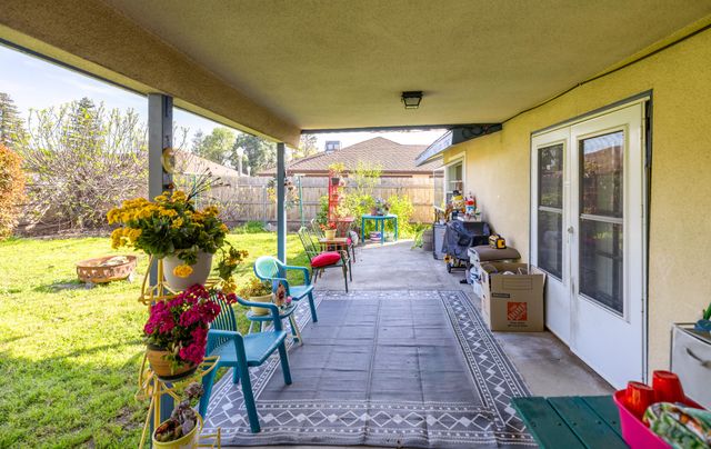 1352 N M Street, Tulare, CA 93274