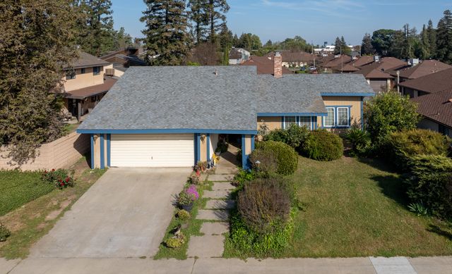 1352 N M Street, Tulare, CA 93274