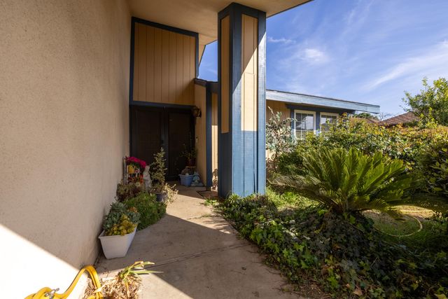 1352 N M Street, Tulare, CA 93274