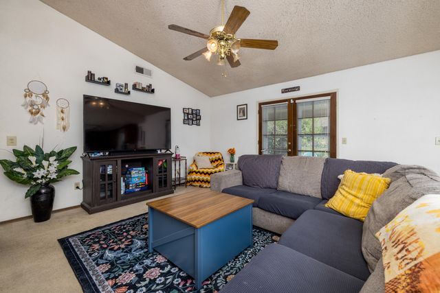 1352 N M Street, Tulare, CA 93274