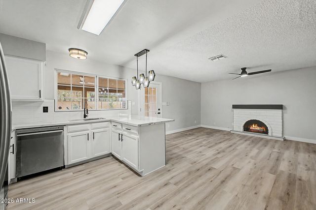 3008 W ANGELA Drive, Phoenix, AZ 85053