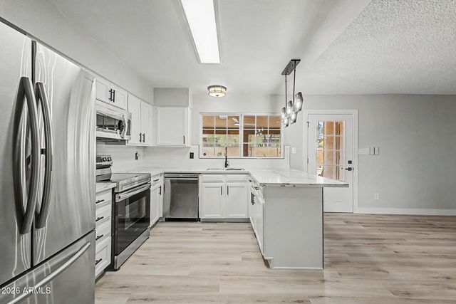 3008 W ANGELA Drive, Phoenix, AZ 85053