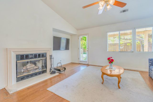 1817 Brooks Ct, Los Banos, CA 93635