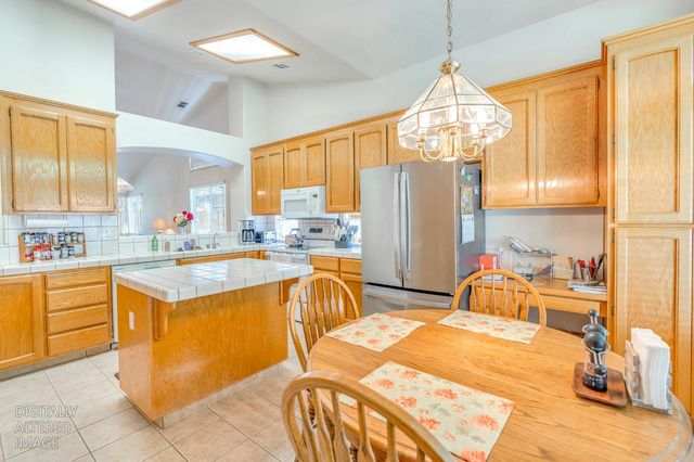 1817 Brooks Ct, Los Banos, CA 93635