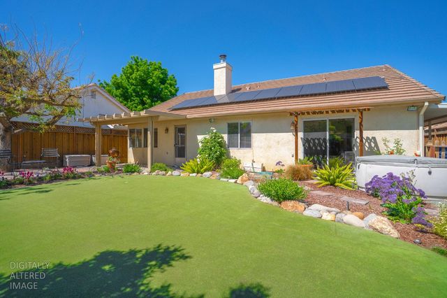 1817 Brooks Ct, Los Banos, CA 93635