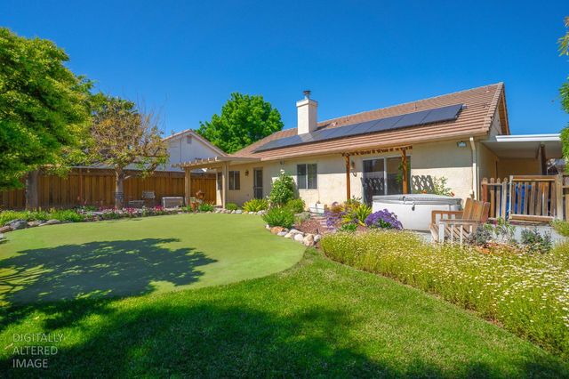 1817 Brooks Ct, Los Banos, CA 93635