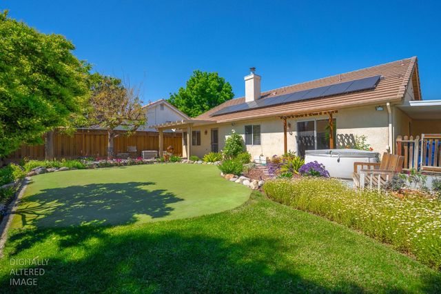 1817 Brooks Ct, Los Banos, CA 93635