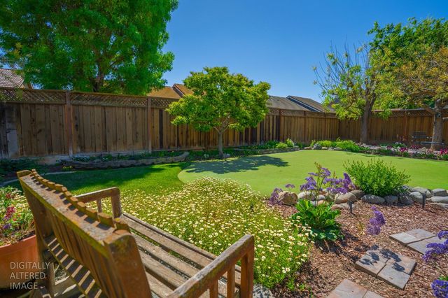 1817 Brooks Ct, Los Banos, CA 93635