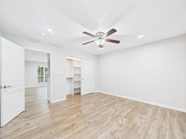 5333 Richmond Avenue 10, Houston, TX 77056