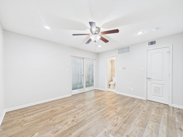 5333 Richmond Avenue 10, Houston, TX 77056