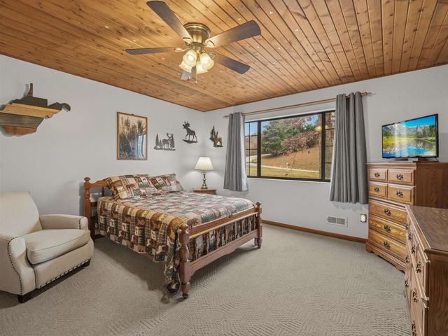 439 Spanoaks Drive, Milton, WV 25541