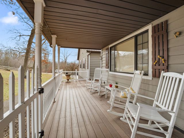 439 Spanoaks Drive, Milton, WV 25541