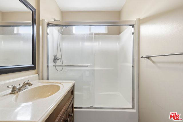 16901 Simonds Street, Granada Hills (los Angeles), CA 91344