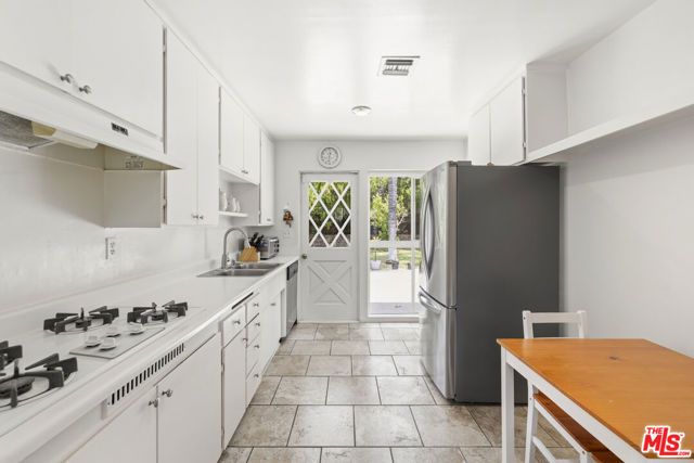 16901 Simonds Street, Granada Hills (los Angeles), CA 91344
