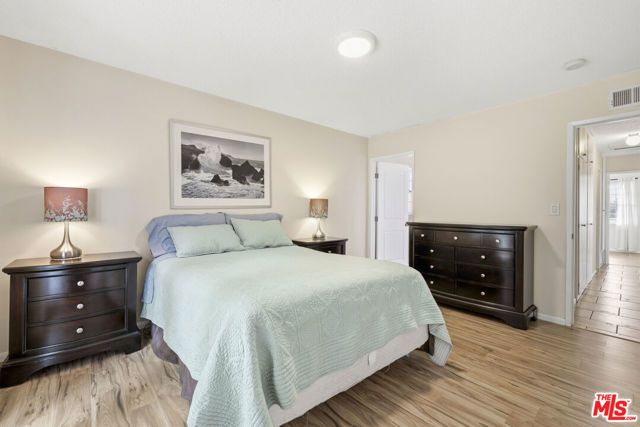 16901 Simonds Street, Granada Hills (los Angeles), CA 91344