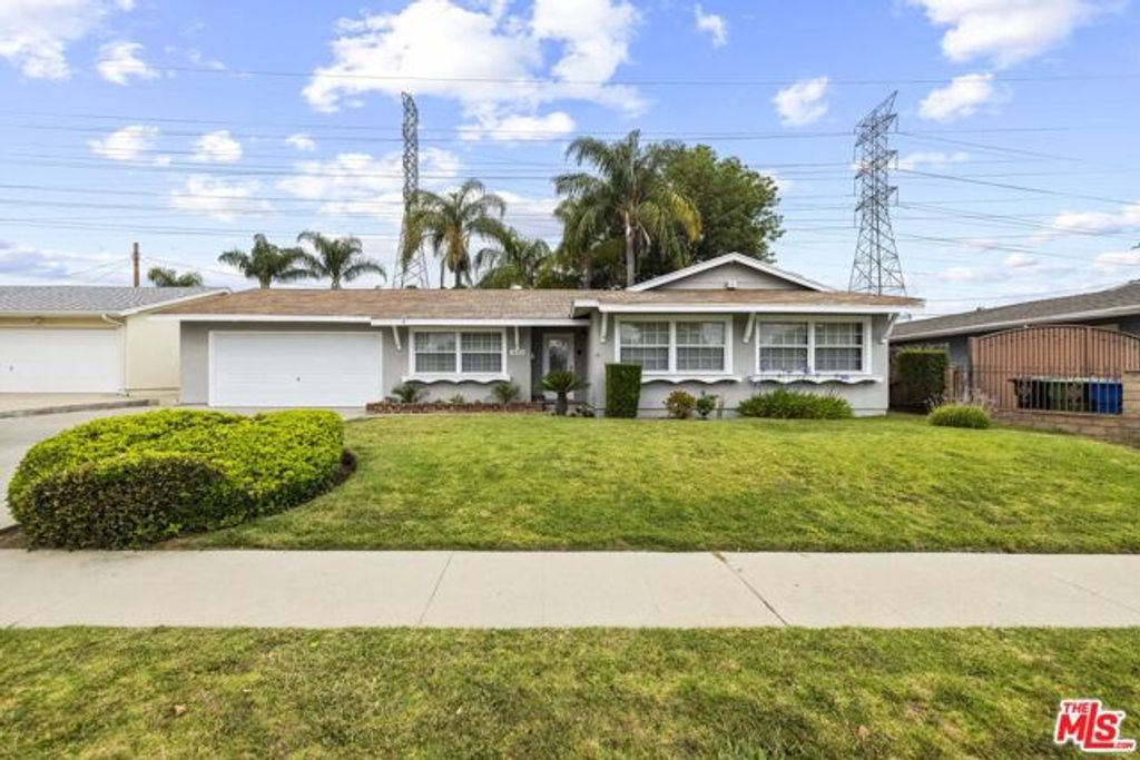 16901 Simonds Street, Granada Hills (los Angeles), CA 91344