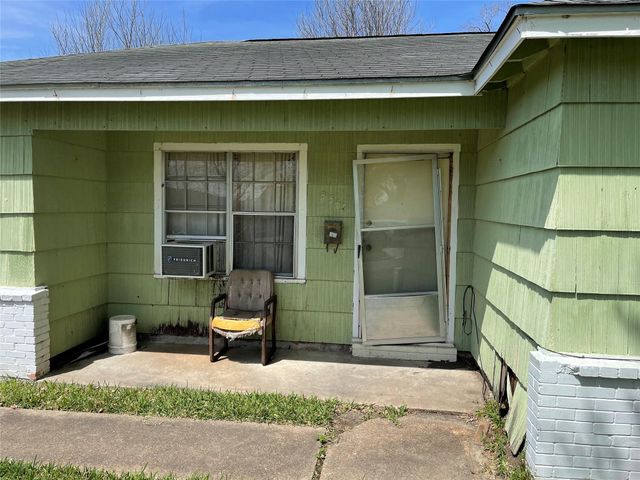 5543 Lakefield Drive, Houston, TX 77033