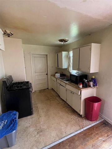5543 Lakefield Drive, Houston, TX 77033