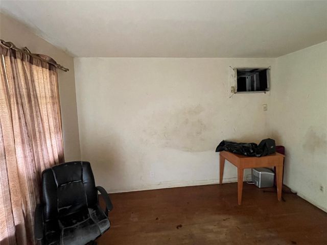 5543 Lakefield Drive, Houston, TX 77033