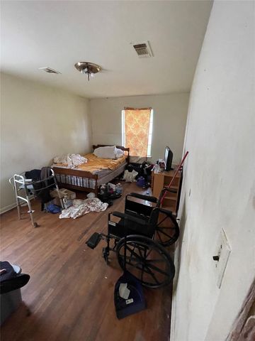5543 Lakefield Drive, Houston, TX 77033