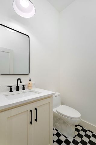 1702 E Cobblestone Drive, Ozark, MO 65721