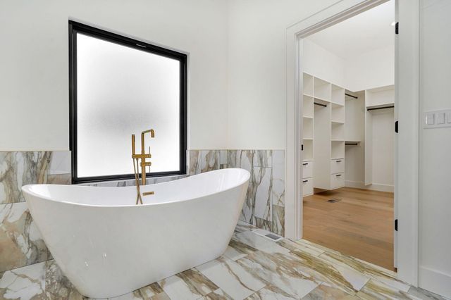 1702 E Cobblestone Drive, Ozark, MO 65721