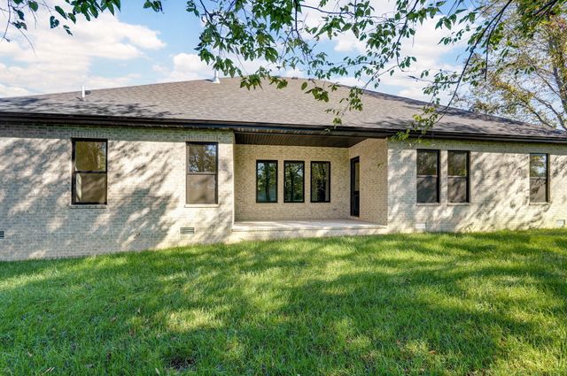 1702 E Cobblestone Drive, Ozark, MO 65721