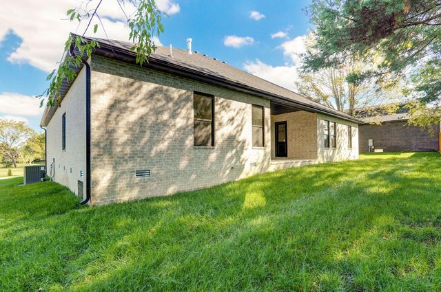 1702 E Cobblestone Drive, Ozark, MO 65721