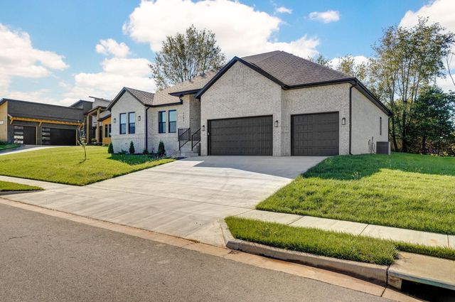 1702 E Cobblestone Drive, Ozark, MO 65721