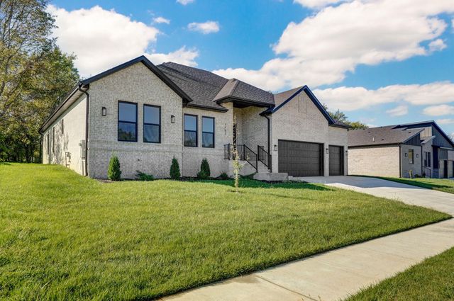 1702 E Cobblestone Drive, Ozark, MO 65721