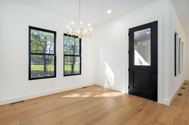 1702 E Cobblestone Drive, Ozark, MO 65721