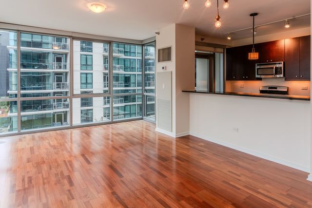 123 S Green Street 506B, Chicago, IL 60607