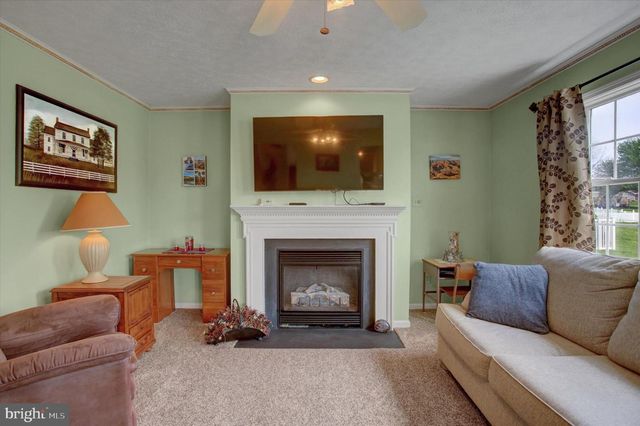 1090 BELAIR DRIVE, Chambersburg, PA 17202