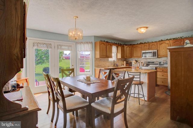 1090 BELAIR DRIVE, Chambersburg, PA 17202