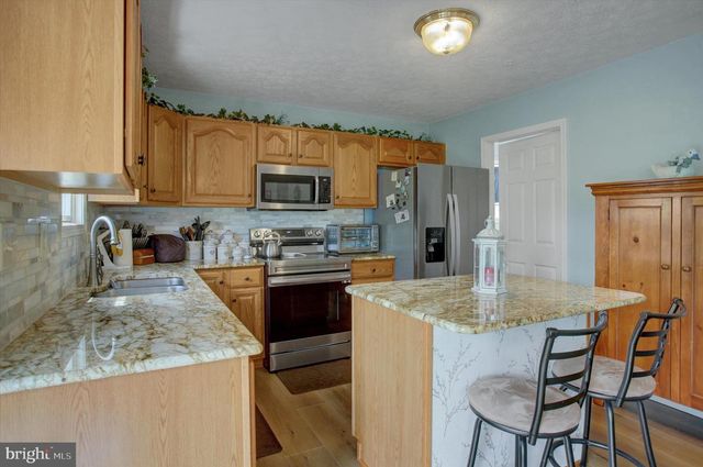 1090 BELAIR DRIVE, Chambersburg, PA 17202