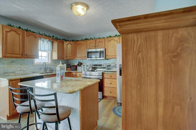 1090 BELAIR DRIVE, Chambersburg, PA 17202