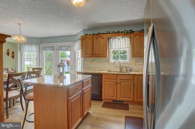 1090 BELAIR DRIVE, Chambersburg, PA 17202