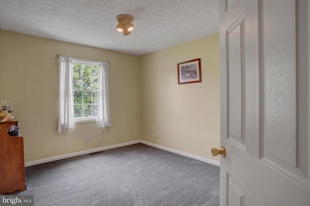 1090 BELAIR DRIVE, Chambersburg, PA 17202