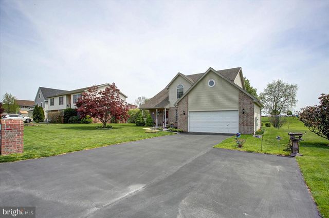 1090 BELAIR DRIVE, Chambersburg, PA 17202