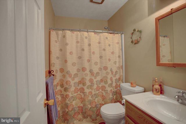 1090 BELAIR DRIVE, Chambersburg, PA 17202