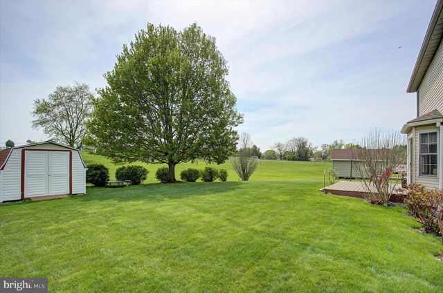1090 BELAIR DRIVE, Chambersburg, PA 17202