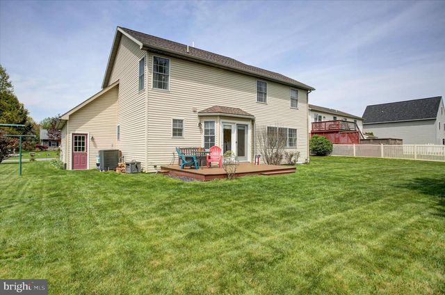 1090 BELAIR DRIVE, Chambersburg, PA 17202
