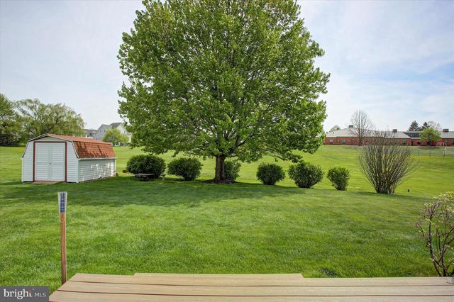 1090 BELAIR DRIVE, Chambersburg, PA 17202