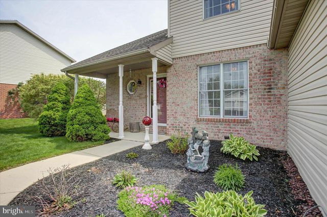 1090 BELAIR DRIVE, Chambersburg, PA 17202