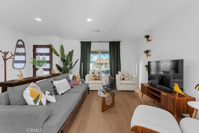 481 W Sunview, Palm Springs, CA 92262