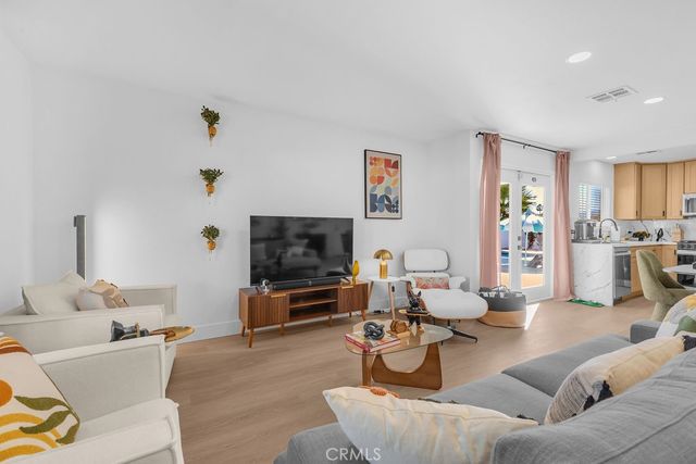 481 W Sunview, Palm Springs, CA 92262