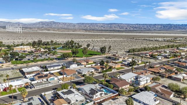 481 W Sunview, Palm Springs, CA 92262