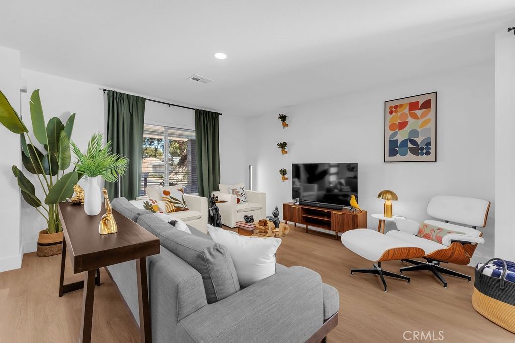 481 W Sunview, Palm Springs, CA 92262