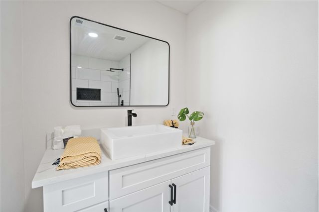 4505 Kress Street B, Houston, TX 77026